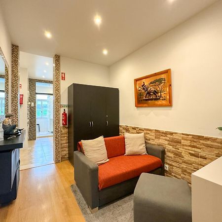 Апартаменты Quiet And Cozy, Easy Access To Lisbon Highlights #1880 Экстерьер фото