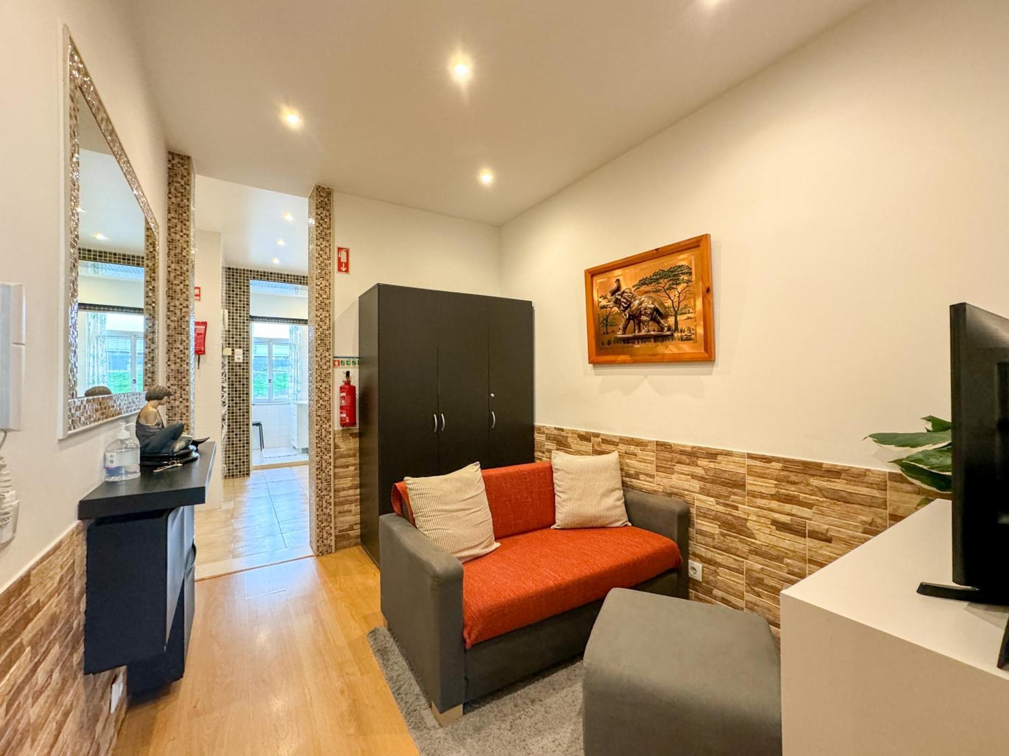 Апартаменты Quiet And Cozy, Easy Access To Lisbon Highlights #1880 Экстерьер фото